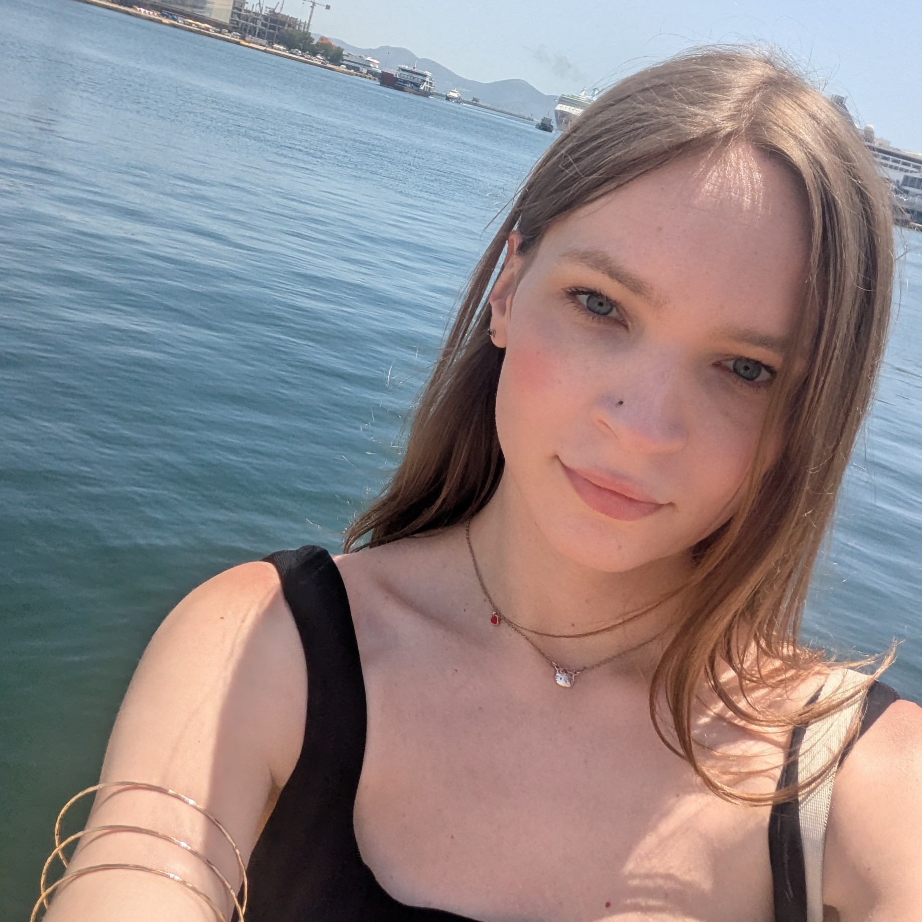 Hannah from mosni.dev